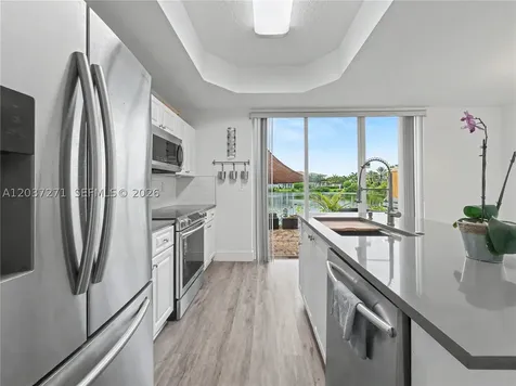10573 SW 6th Street Pembroke Pines FL 33025