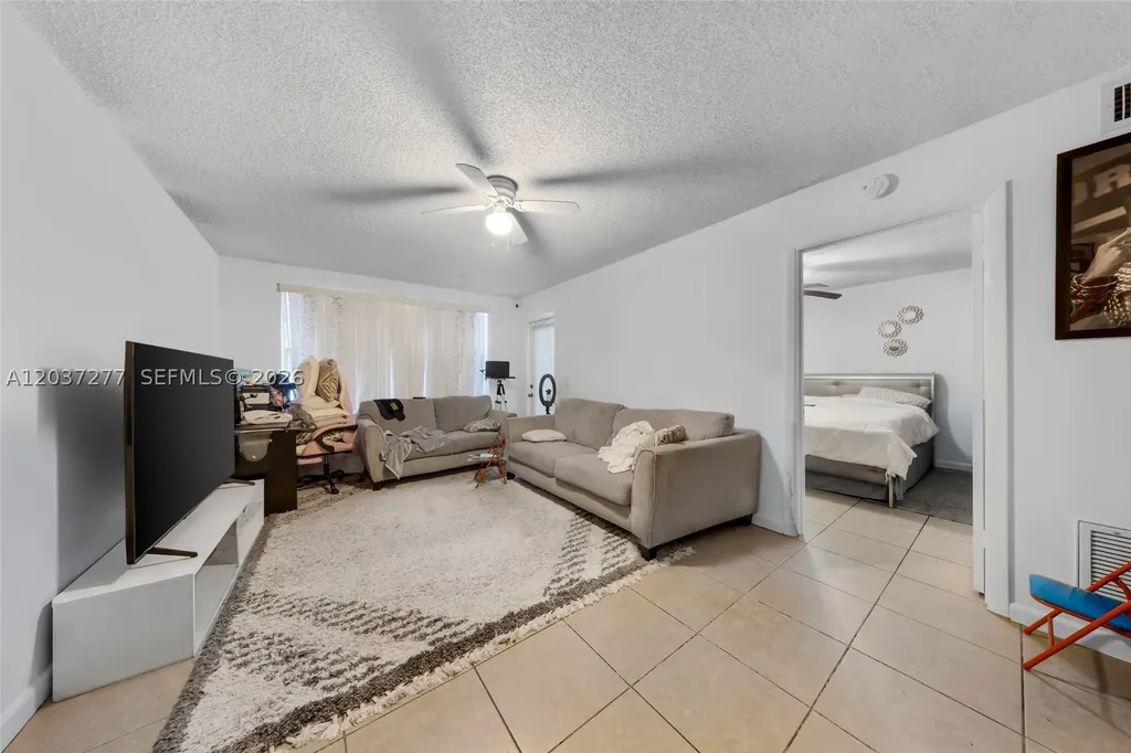 4381 W Mcnab Road Pompano Beach FL 33069