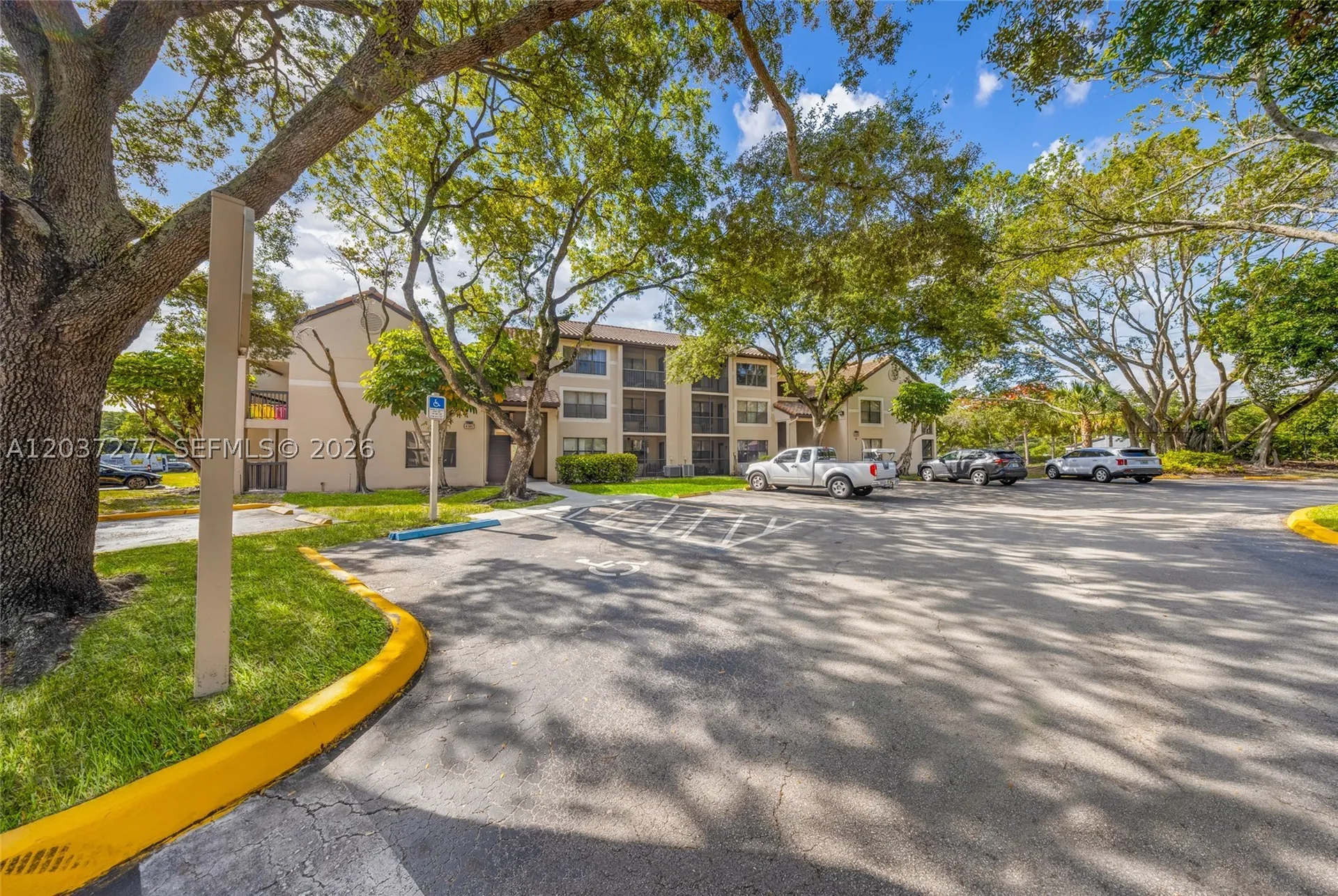 4381 W Mcnab Road Pompano Beach FL 33069