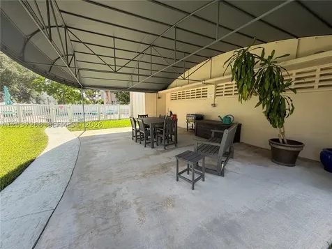1965 S Ocean Boulevard Lauderdale By The Sea FL 33062