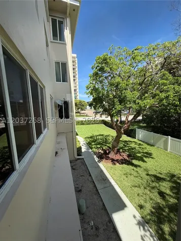 1965 S Ocean Boulevard Lauderdale By The Sea FL 33062