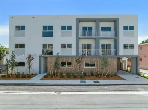 420 SW 7th Avenue Miami FL 33130