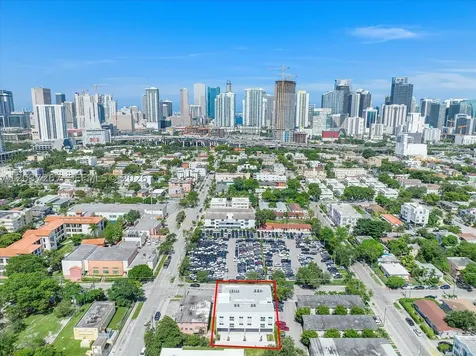 420 SW 7th Avenue Miami FL 33130