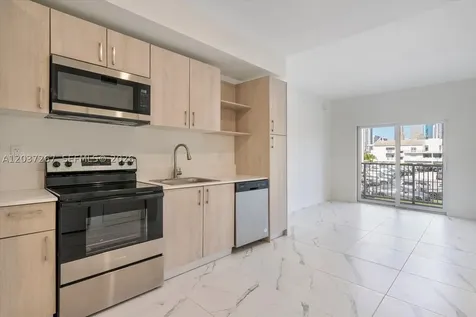 420 SW 7th Avenue Miami FL 33130