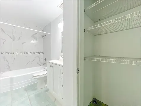 192 SW 62nd Terrace Plantation FL 33317
