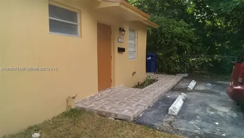 18223 Oleta Drive North Miami Beach FL 33160