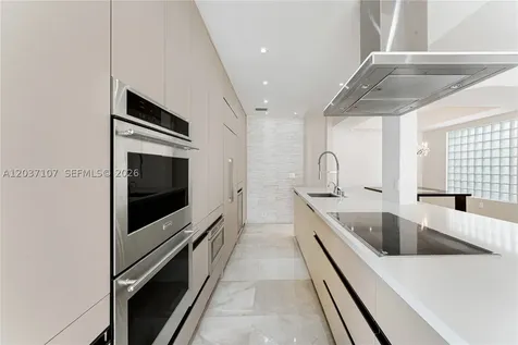 21156 NE 33rd Avenue Aventura FL 33180
