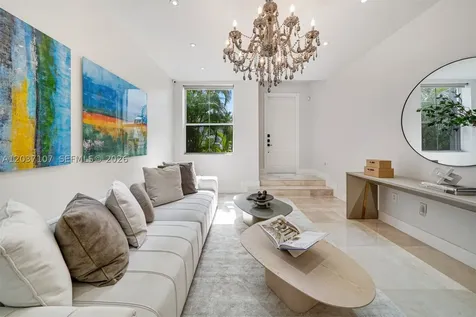 21156 NE 33rd Avenue Aventura FL 33180