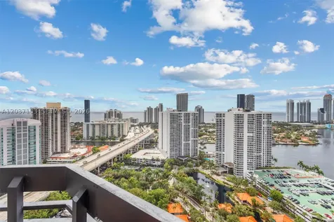 3500 Mystic Pointe Drive Aventura FL 33180
