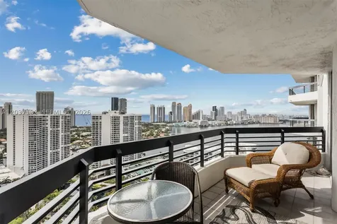 3500 Mystic Pointe Drive Aventura FL 33180