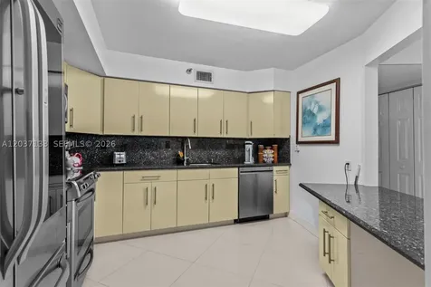 3500 Mystic Pointe Drive Aventura FL 33180