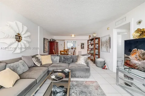 5001 Collins Avenue Miami Beach FL 33140