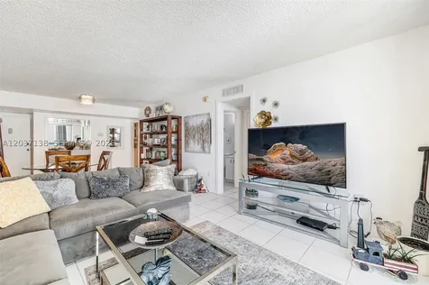 5001 Collins Avenue Miami Beach FL 33140