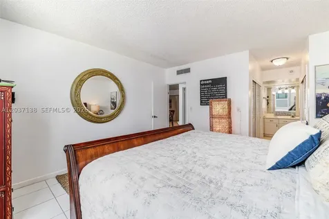 5001 Collins Avenue Miami Beach FL 33140