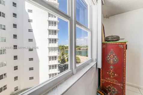 5001 Collins Avenue Miami Beach FL 33140
