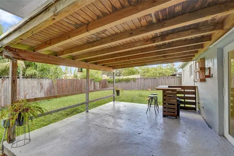 5701 SW 37th Street Davie FL 33314