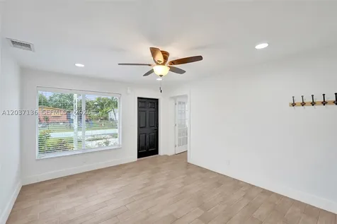 5701 SW 37th Street Davie FL 33314