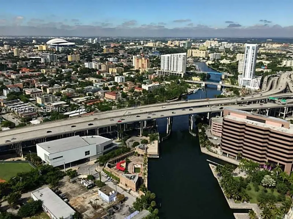 185 SW 7th Street Miami FL 33130