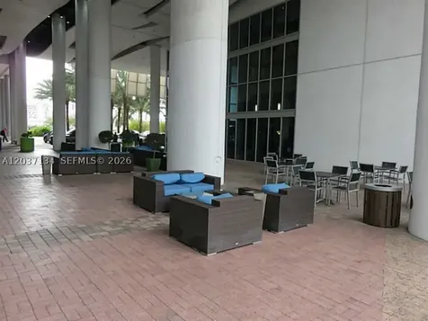 185 SW 7th Street Miami FL 33130
