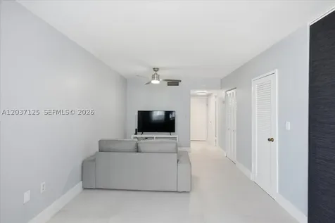 2899 Collins Avenue Miami Beach FL 33140