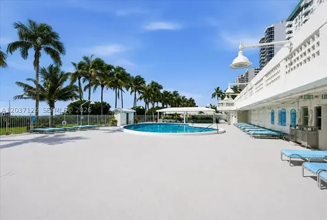 2899 Collins Avenue Miami Beach FL 33140