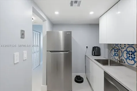 2899 Collins Avenue Miami Beach FL 33140