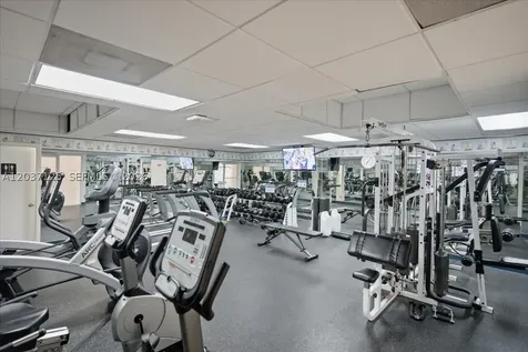 2899 Collins Avenue Miami Beach FL 33140