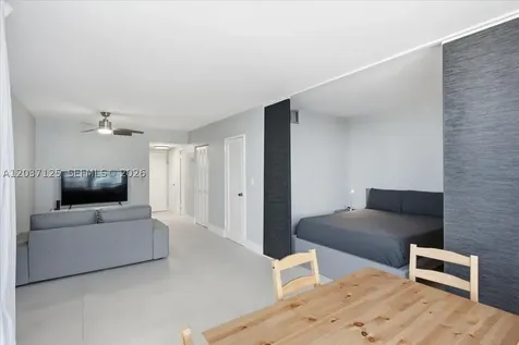 2899 Collins Avenue Miami Beach FL 33140