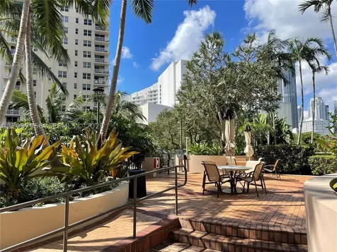 520 Brickell Key Drive Miami FL 33131