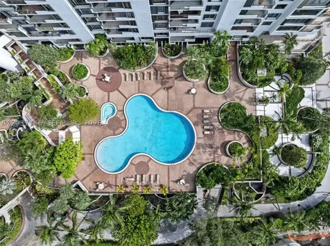 520 Brickell Key Drive Miami FL 33131
