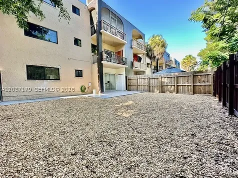 10851 SW 2nd Street Sweetwater FL 33174