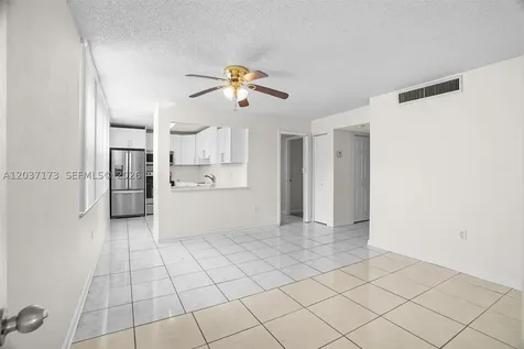 9480 Tangerine Place Davie FL 33324