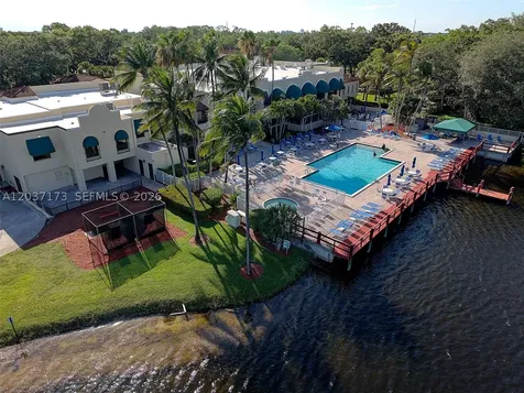 9480 Tangerine Place Davie FL 33324