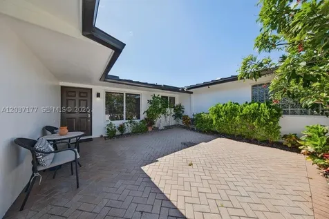 2125 NE 17th Terrace Wilton Manors FL 33305
