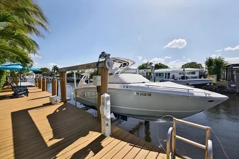 2125 NE 17th Terrace Wilton Manors FL 33305