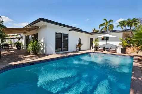 2125 NE 17th Terrace Wilton Manors FL 33305