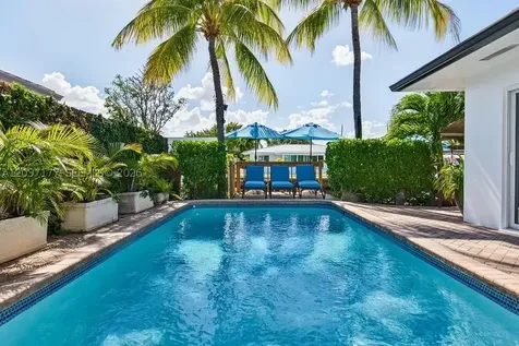 2125 NE 17th Terrace Wilton Manors FL 33305