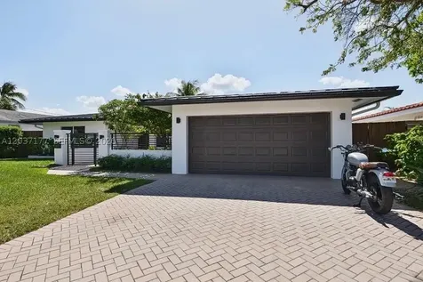 2125 NE 17th Terrace Wilton Manors FL 33305