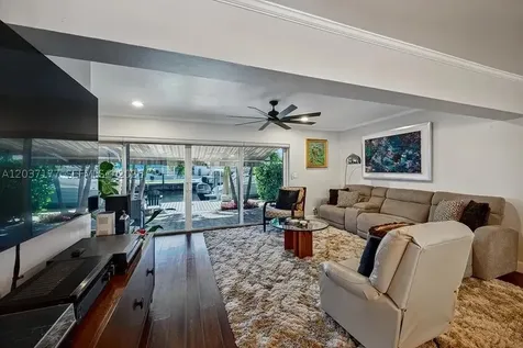2125 NE 17th Terrace Wilton Manors FL 33305