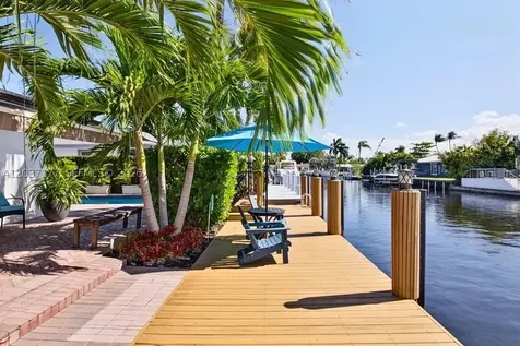 2125 NE 17th Terrace Wilton Manors FL 33305