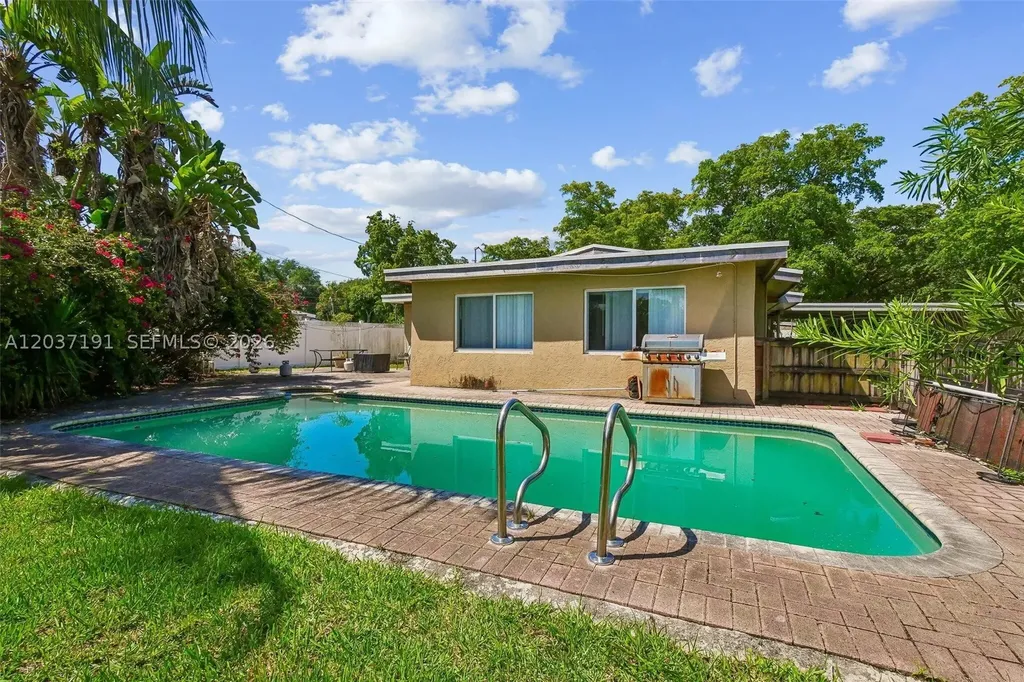 401 S 57th Terrace Hollywood FL 33023