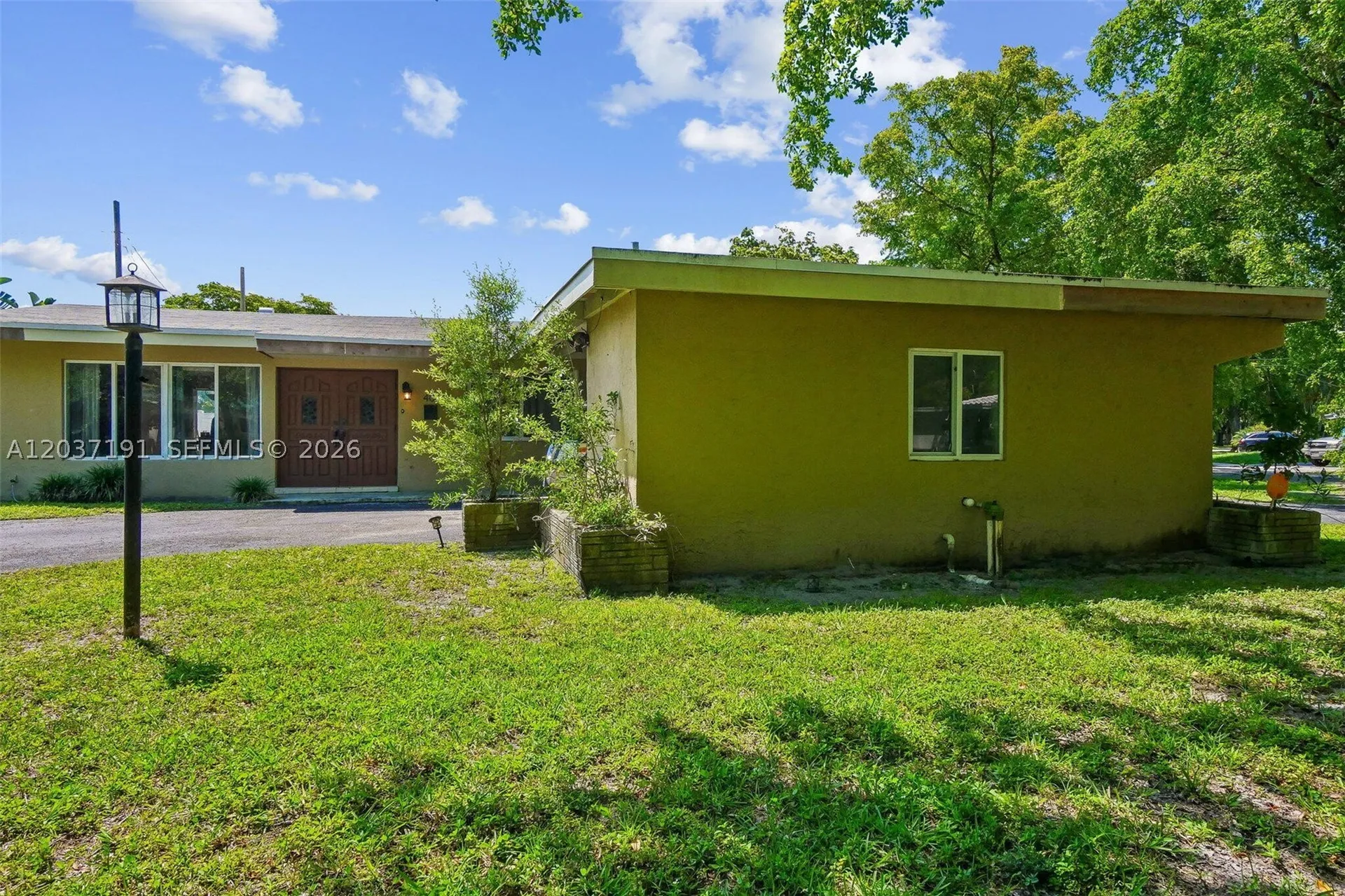 401 S 57th Terrace Hollywood FL 33023