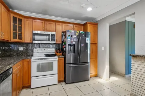 401 S 57th Terrace Hollywood FL 33023