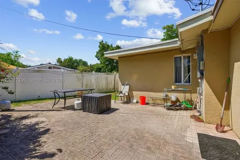 401 S 57th Terrace Hollywood FL 33023