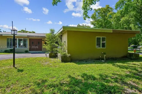 401 S 57th Terrace Hollywood FL 33023
