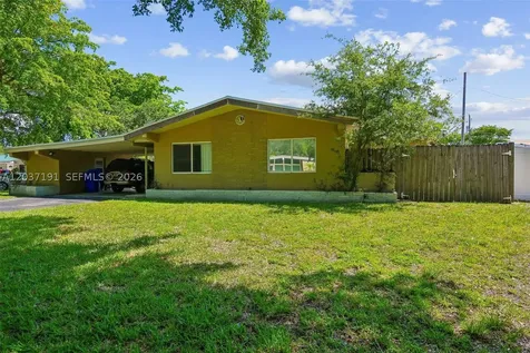 401 S 57th Terrace Hollywood FL 33023