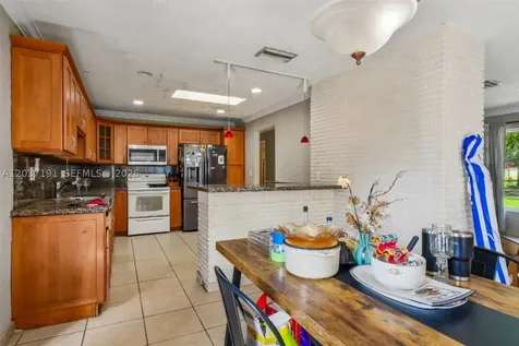 401 S 57th Terrace Hollywood FL 33023