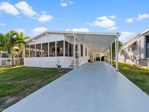 806 S Jade Drive Key Largo FL 33037