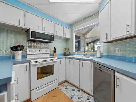 806 S Jade Drive Key Largo FL 33037