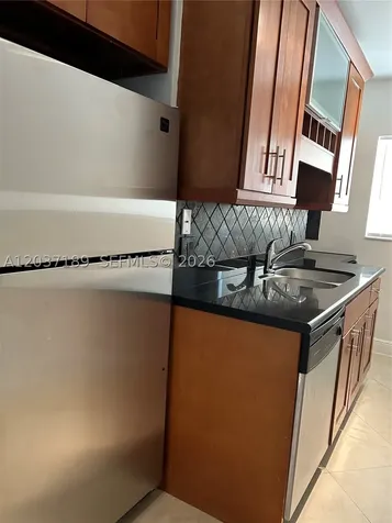2880 Pine Tree Drive Miami Beach FL 33140